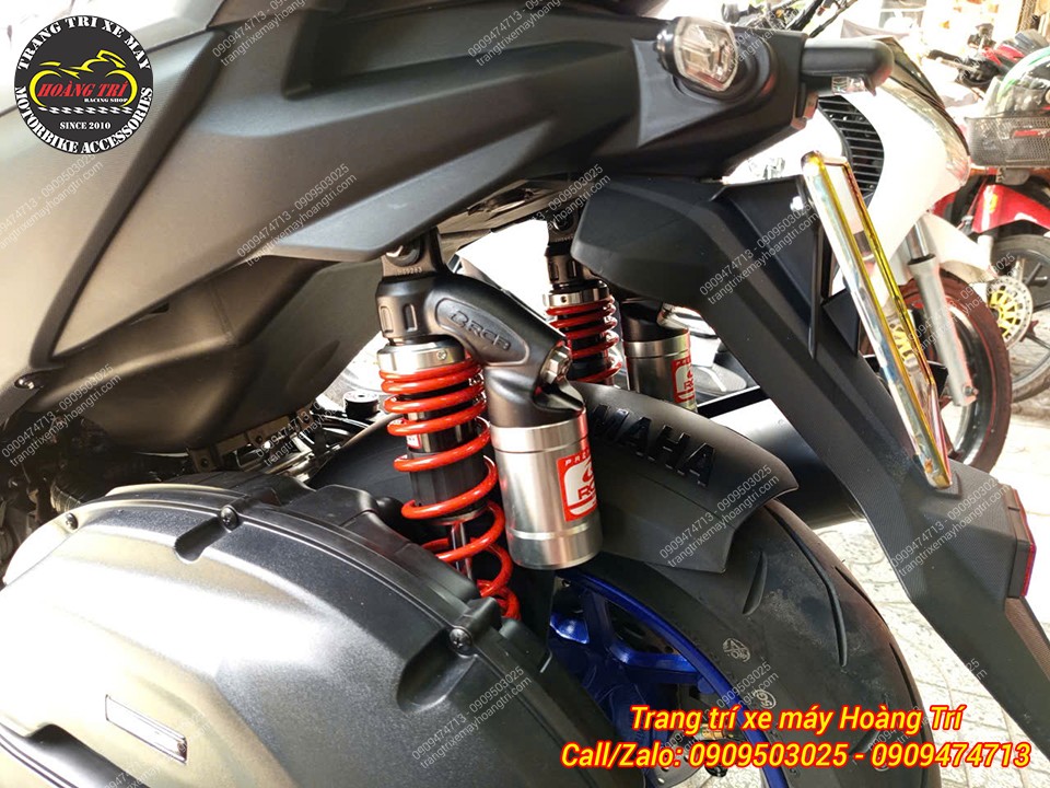 Thiết kế vị trí nối bình dầu và phuộc độc đáo, logo RCB khắc nổi