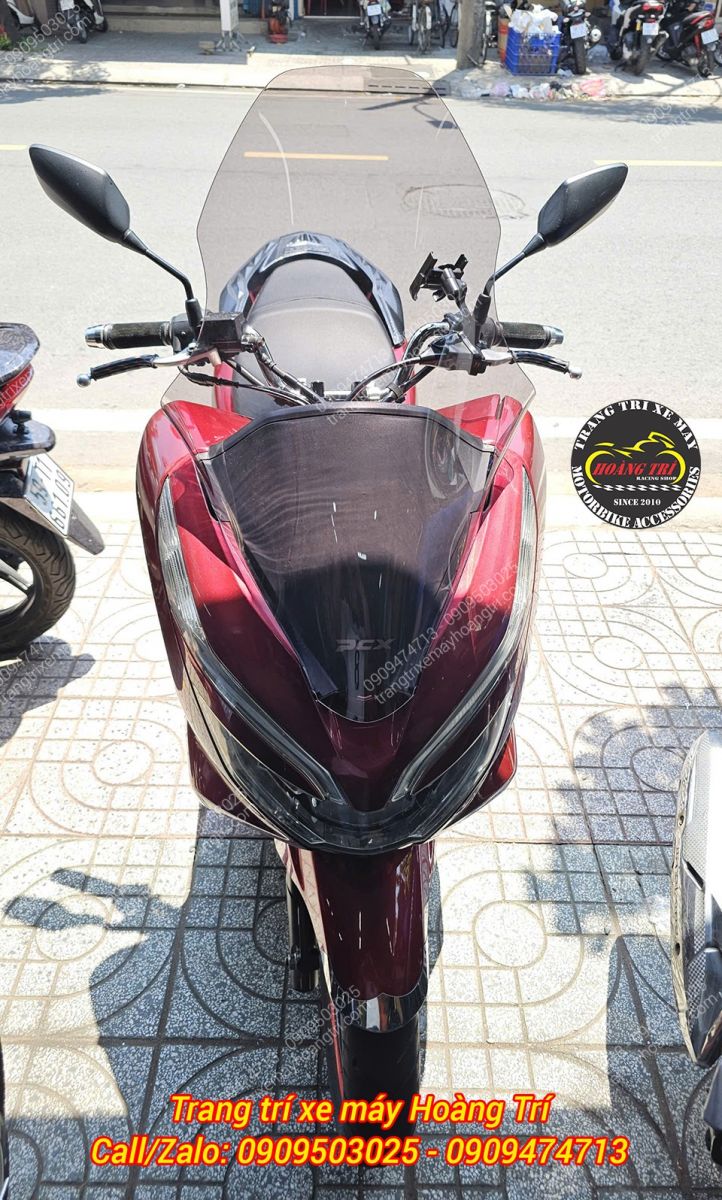 Kính chắn gió cao mang phong cách thể thao cho xe