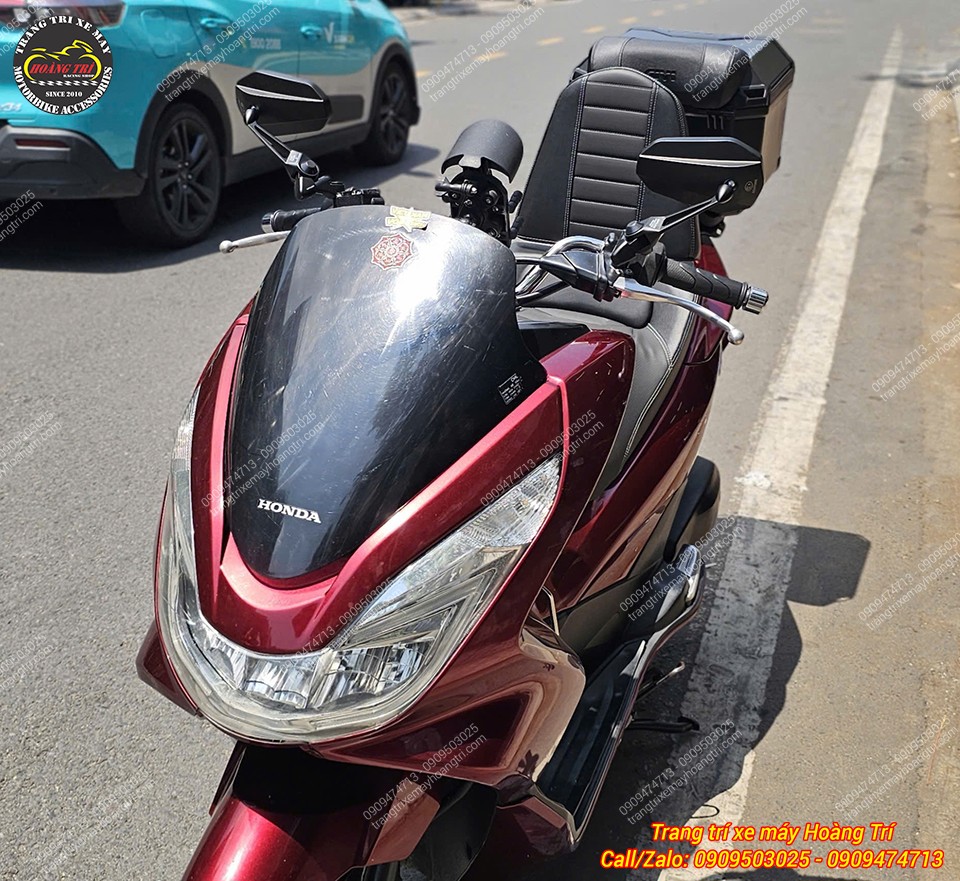 Anh khách kết hợp kính hậu Shenao V2 cùng nhiều phụ kiện khác