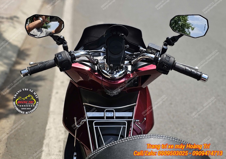 Góc nhìn phía sau giúp quan sát rộng hơn trên PCX 2014