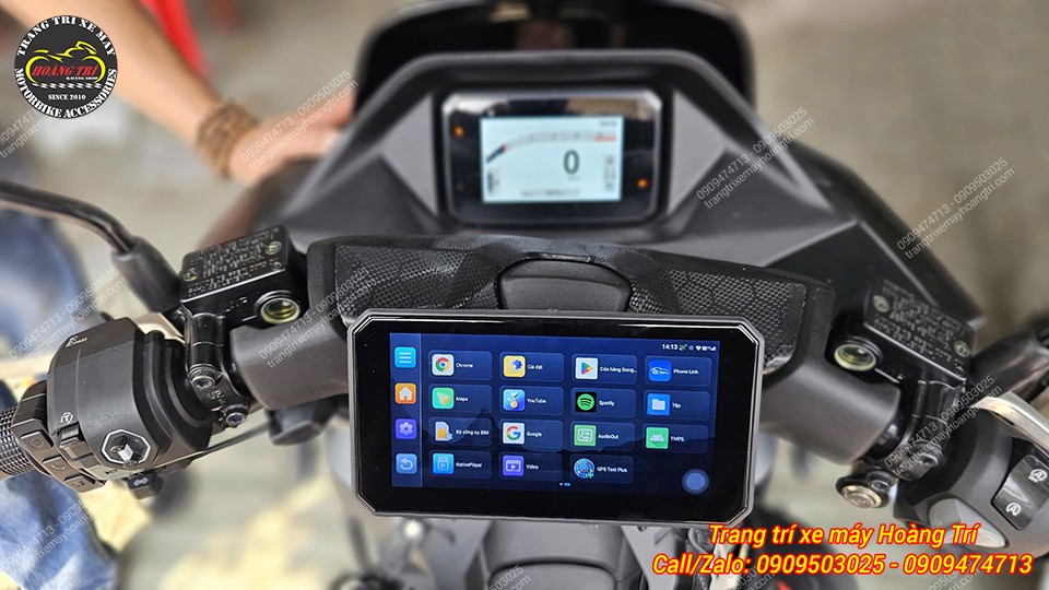 Pát lắp màn hình có thể điều chỉnh để thay đổi góc nhìn