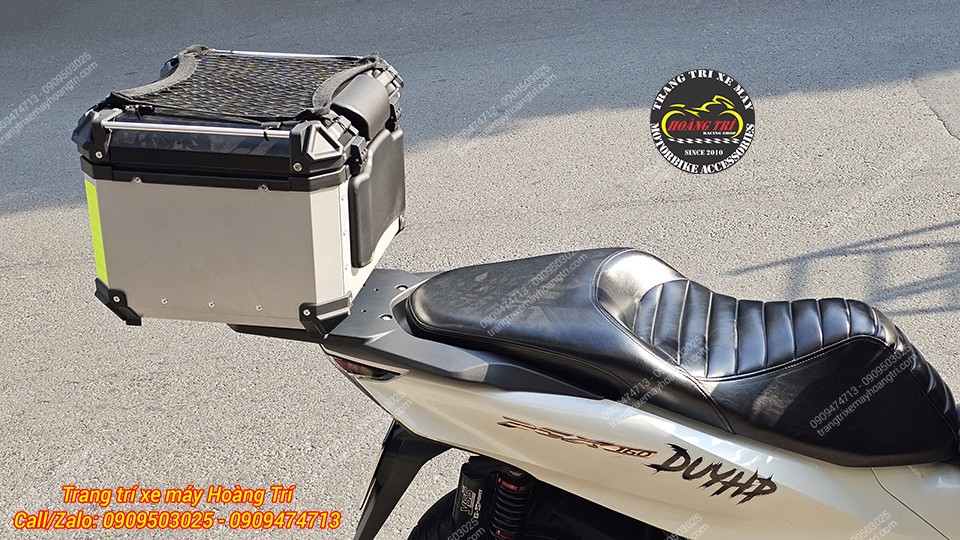 Chiếc thùng nhôm với dung tích 45 lít được trang bị trên PCX 160