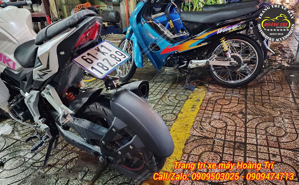 Chắn bùn 4 chân hỗ trợ hạn chế bùn đất văng lên người ngồi sau