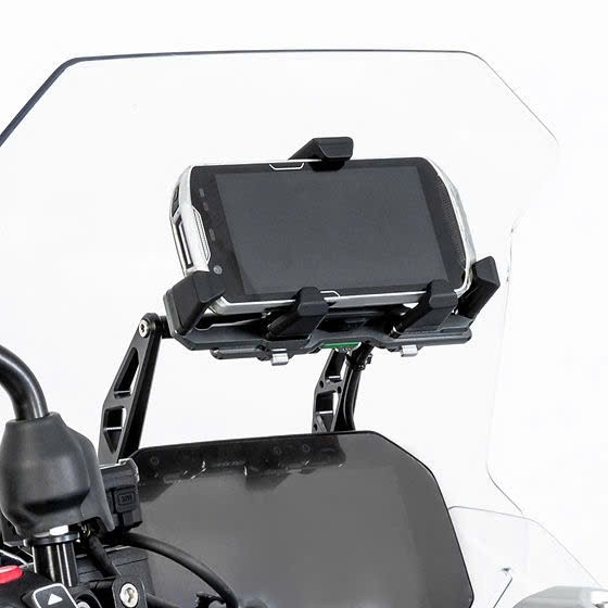 Kẹp giữ điện thoại nhanh gọn, chỉ cần đặt lên và bấm kẹp lại