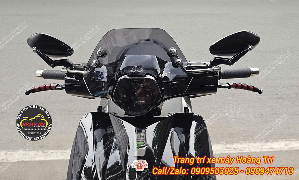 Cận cảnh Datbike Quantum vừa lắp kính chắn gió tại Hoàng Trí Shop