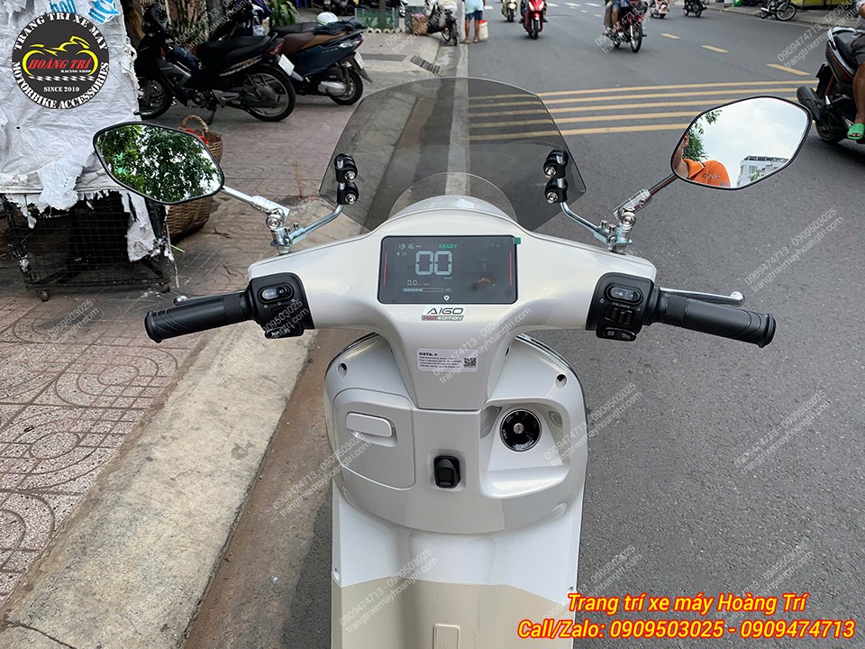 Kính chắn gió cố định chắc chắn, không rung khi chạy tốc độ cao