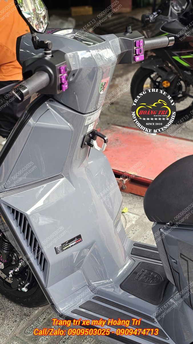 Khi không dùng có thể gập lại gọn gàng như một phụ kiện trang trí