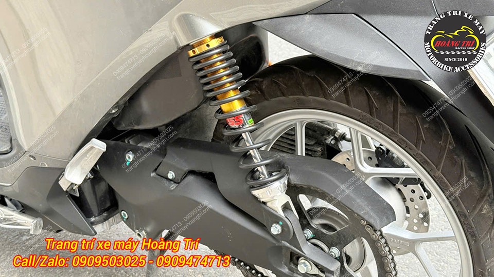 Khi lắp che sên cần cắt nhựa vị trí này để tránh cạ vào xe