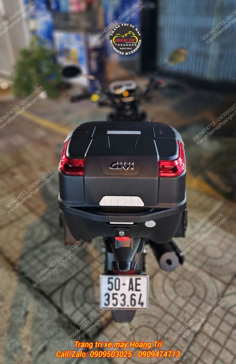 Thùng Givi B33NM được lắp cho xe J-Pan One-1 50cc đời 2025