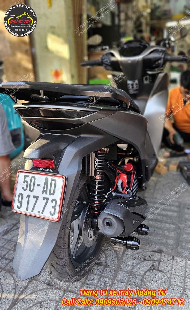 Góc view từ phía sau Sh 160 còn được trang bị thêm phuộc sau YSS G-Sport