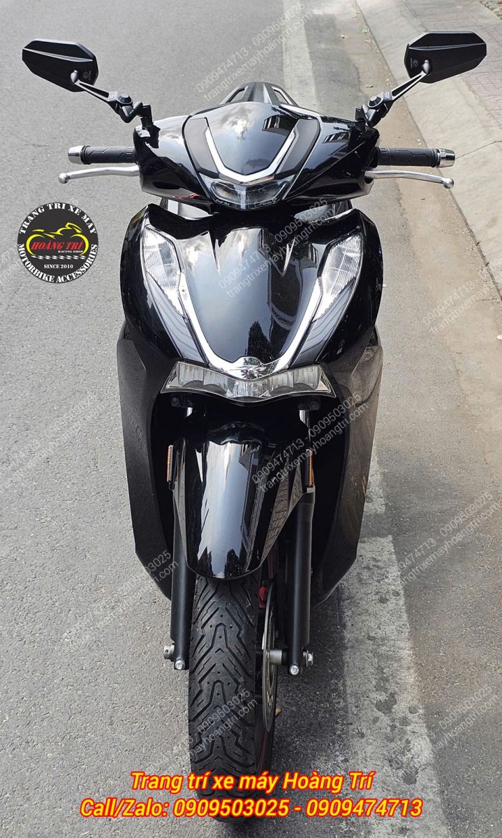 Góc trực diện với cặp kính hậu Shenao mang đến kiểu dáng độc đáo hơn cho Sh 350i