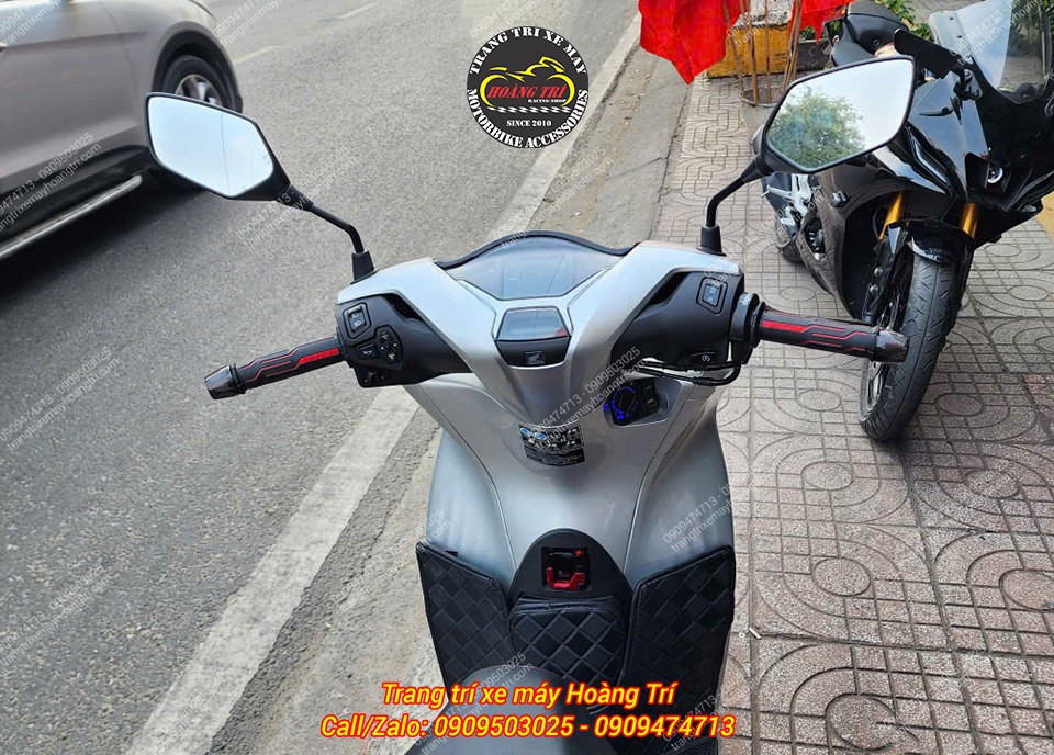 Góc nhìn phía sau tay lái Sh 2020 với dàn đồ chất lượng