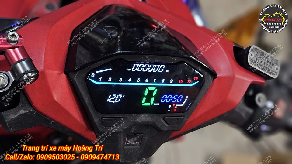 Khi mở khóa, đồng hồ hiển thị hiệu ứng quét tua rất đẹp mắt