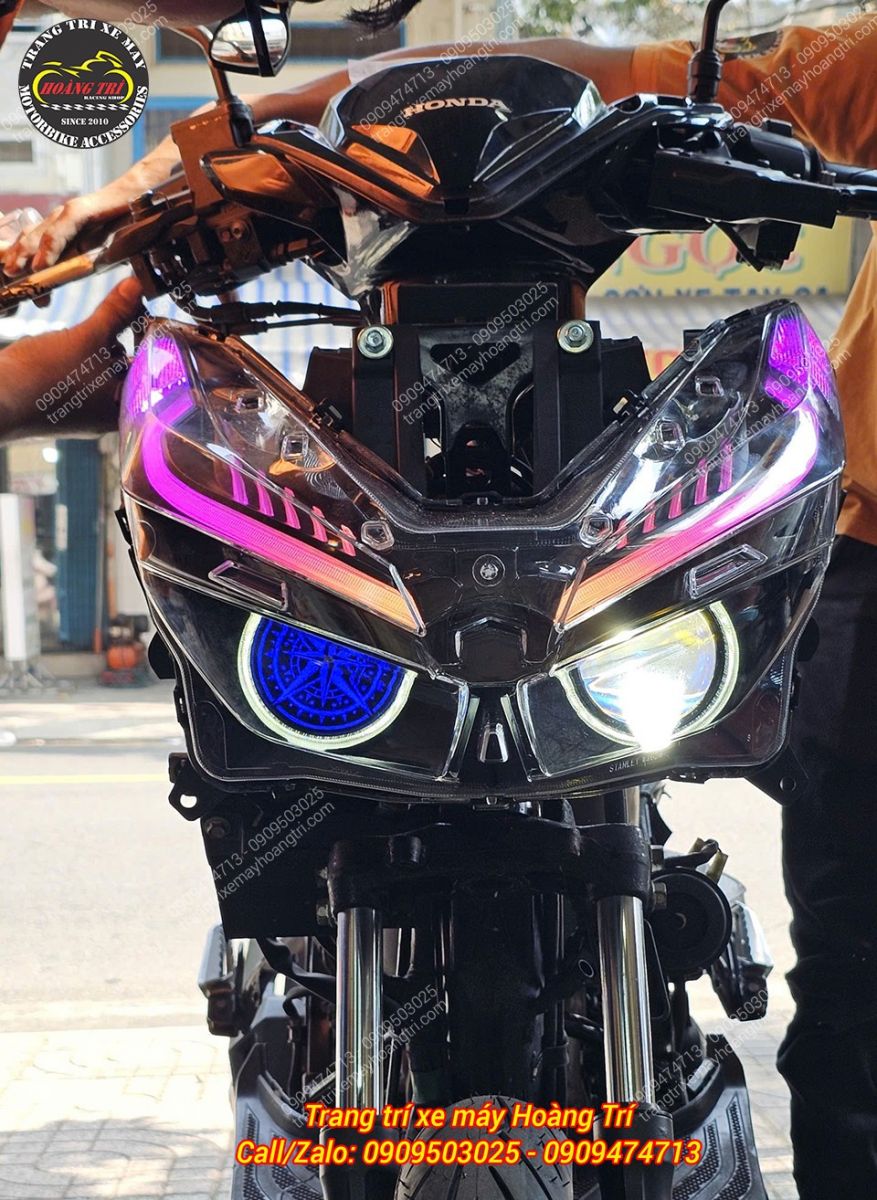 Ánh sáng bi cầu mạnh kết hợp LED đổi màu giúp cải thiện chú ý cả ban ngày lẫn ban đêm