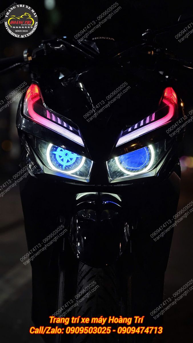 Bật thử hệ thống đèn để kiểm tra cụm đèn đúc cao cấp trên Vario 2018