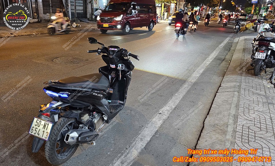 Test nhanh ánh sáng cụm đèn đúc bi cầu mắt xoay trên chiếc Vario 2018