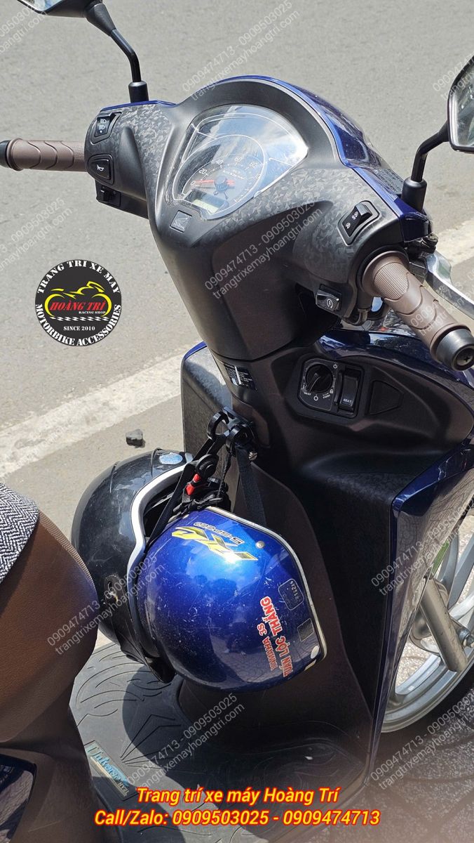 Mỗi nón 1 móc treo muốn lấy nón nào trước cũng được