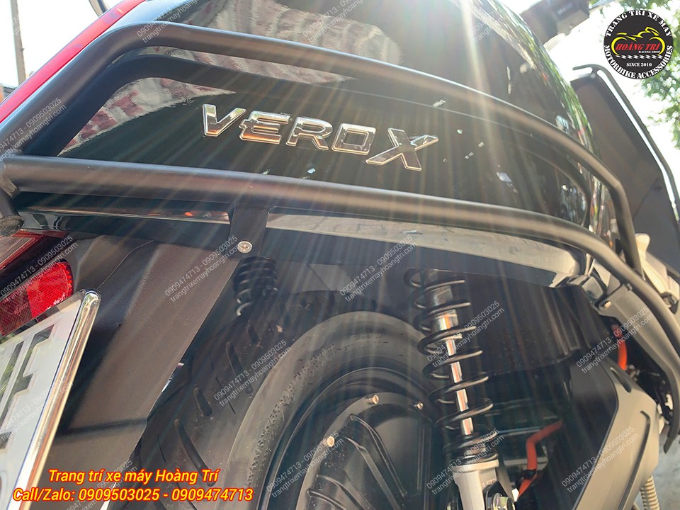 Khung bảo vệ Vero X lắp phía sau giúp giảm trầy xước và tăng độ cứng cáp