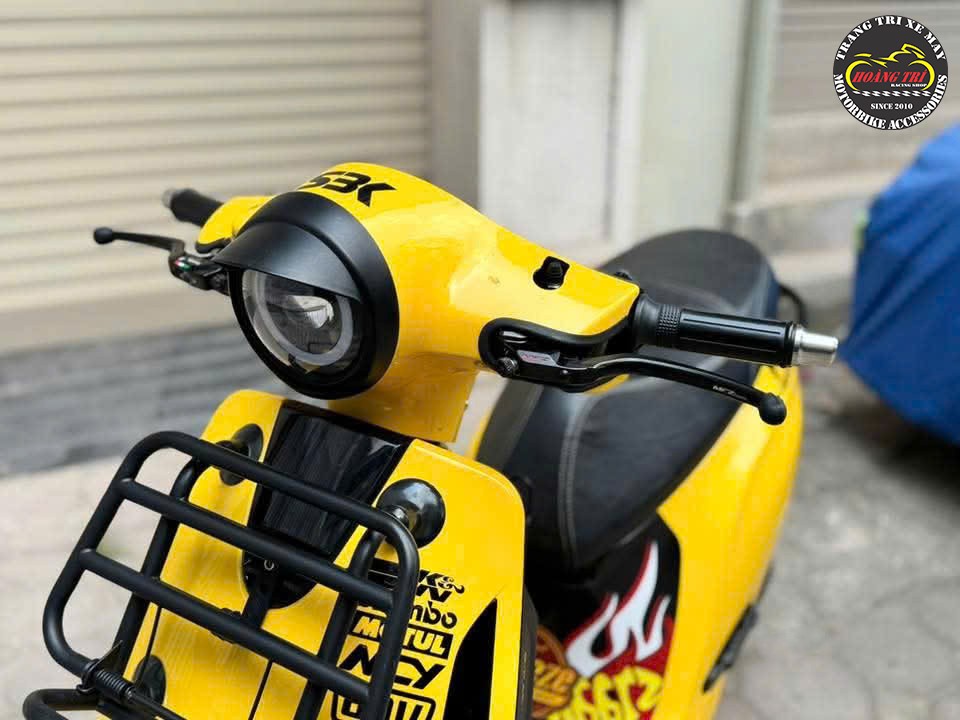 Chụp đèn pha giúp cụm đèn trước tạo thêm điểm nhấn nổi bật