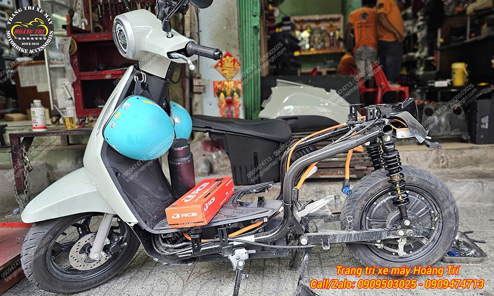 Chuẩn bị lắp lại dàn áo EVO Grand để hoàn thiện và bàn giao xe