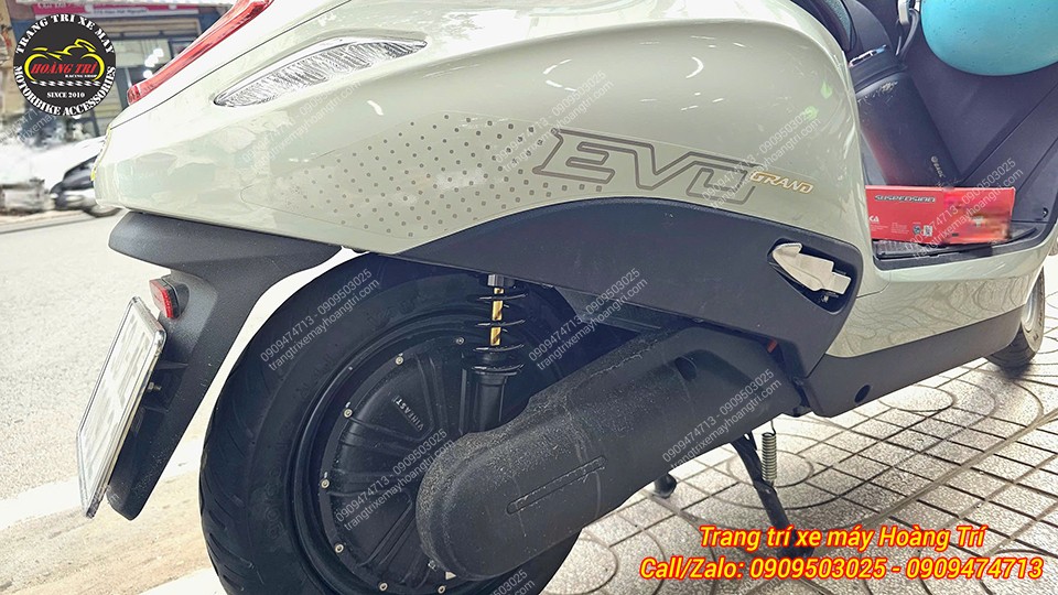 Lắp đặt nhanh chóng, không cần cắt nhựa khi gắn cho EVO Grand