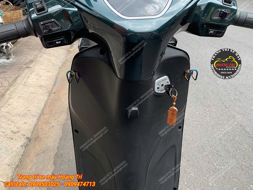 Thêm móc treo, thêm tiện ích, thoải mái treo móc khá tiện lợi