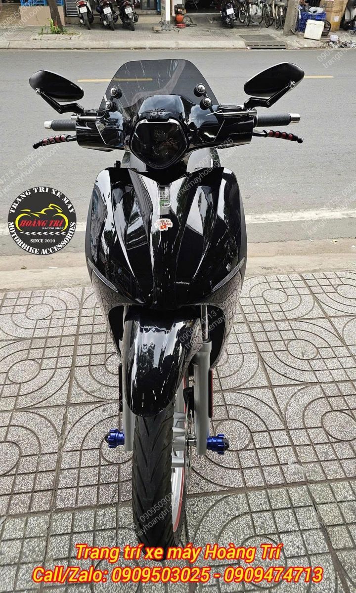 Tông đen mang đến sự đồng bộ cho xe và ngoại hình cứng cáp tuyệt đối