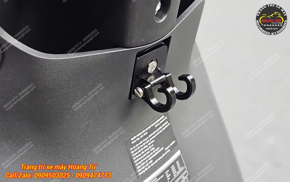 Không chỉ có các phụ kiện lớn, ngay cả móc treo đồ cũng được nhiều khách hàng quan tâm và lắp đặt