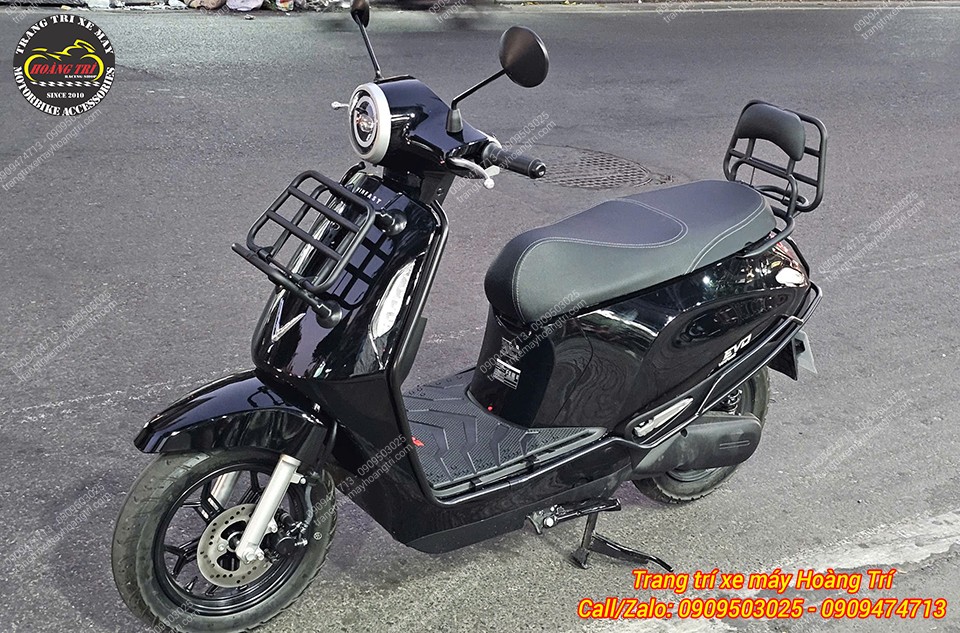 Thiết kế khung bảo vệ ôm sát thân xe kết hợp baga sau tạo tổng thể hài hòa hơn