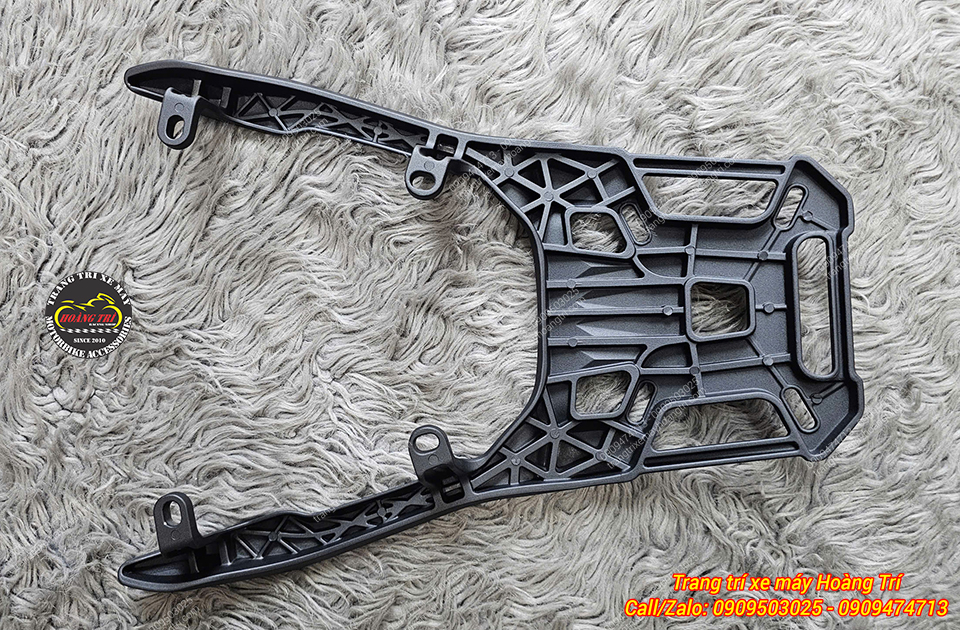 Mặt dưới baga ADV 160 nhôm đúc nguyên khối gia cố dày, chịu lực tốt, bền bỉ lâu dài