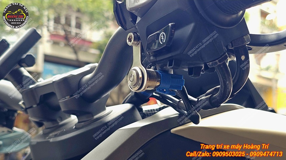 Cận cảnh công tắc tắt mở đèn ADV 160 2026 lắp gọn, kết nối chuẩn, thao tác nhanh