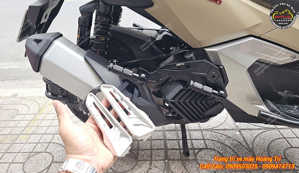 Gác chân zin kém thẩm mỹ đã tháo, thay bằng gác chân phụ HTR CNC cho ADV 160 2026