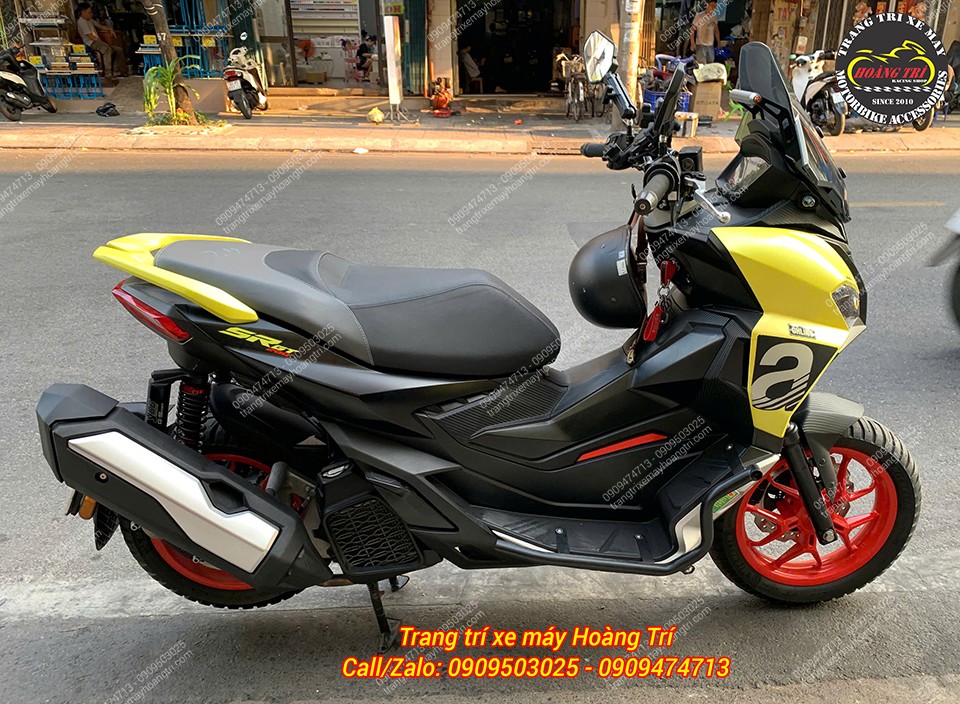 Toàn cảnh SR GT 200 gắn ốp pô ADV 350 giúp xe thêm cá tính và nổi bật trên phố
