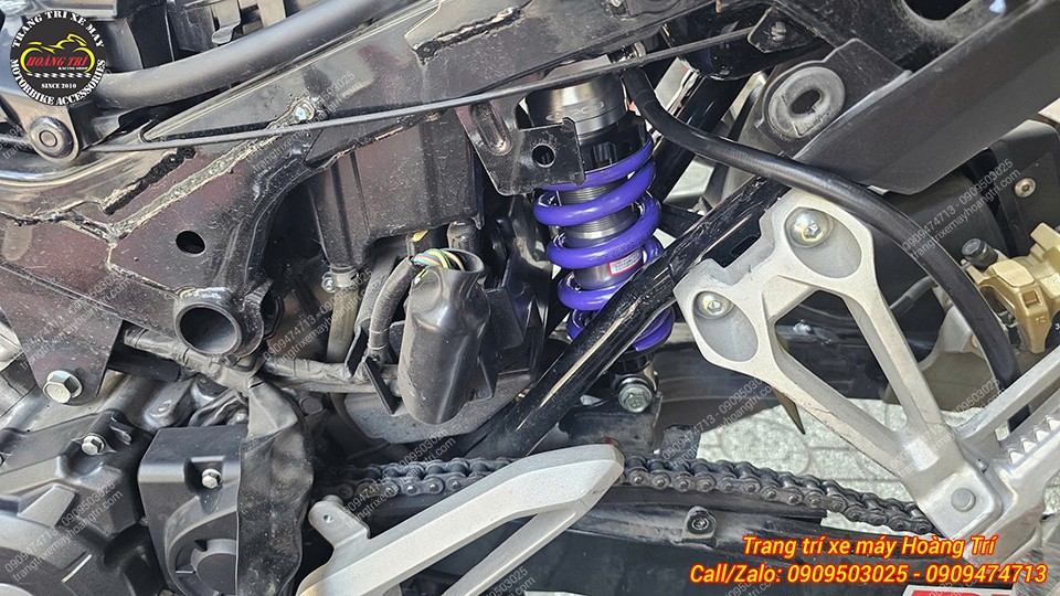 Phuộc sau RCB bình dầu lò xo tím đã lắp hoàn thiện cho chiếc Winner X