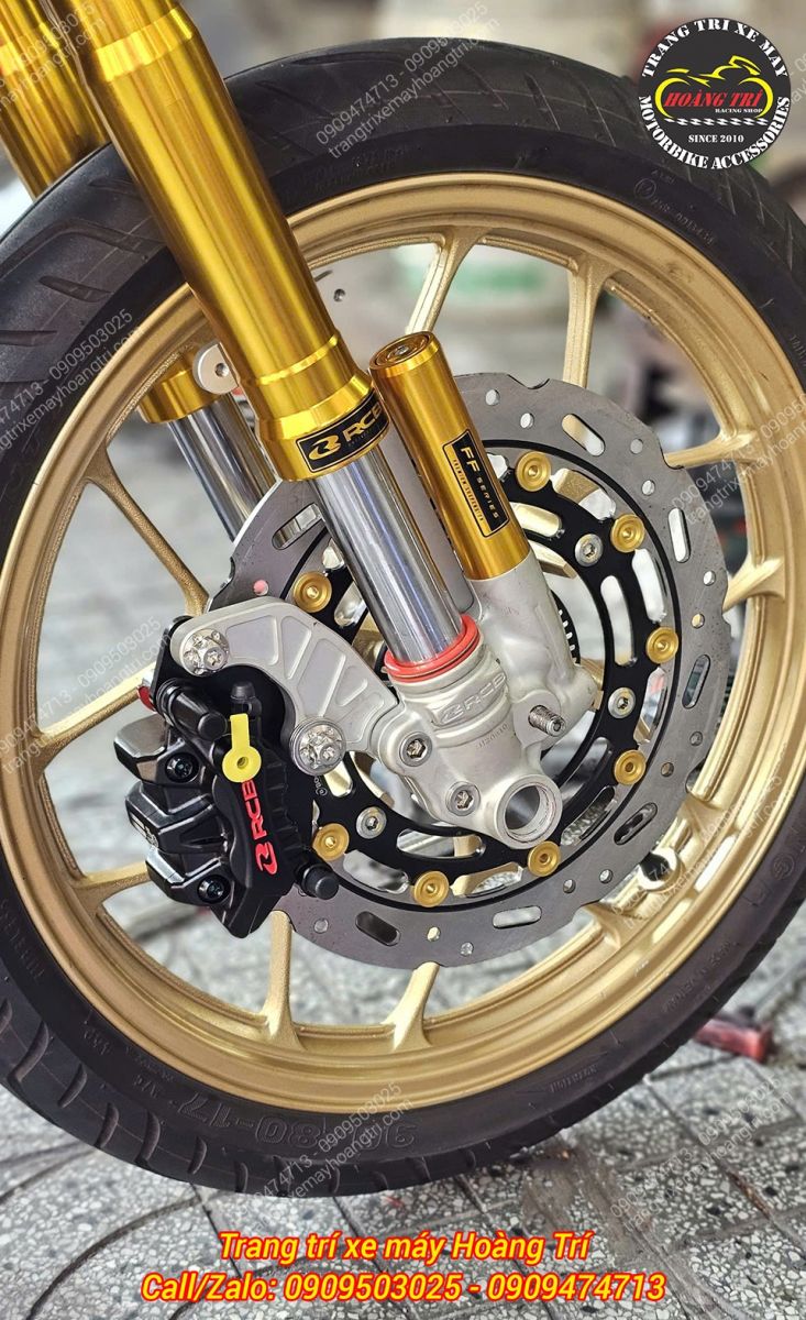 Dàn chân trước sau nâng cấp với phuộc upside down kết hợp heo dầu RCB nổi bật