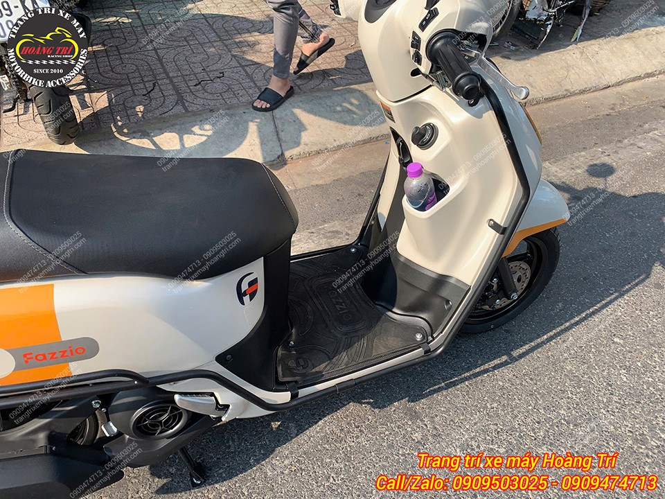 Góc nghiêng Fazzio 125 với khung bảo vệ giúp ngoại hình cứng cáp hơn