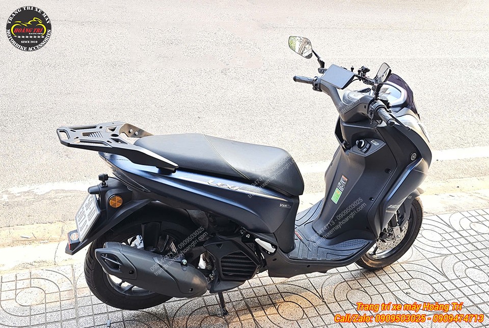Yamaha Lexi gắn baga sau nhôm đúc tạo tổng thể cân đối, tiện hơn khi mang theo đồ