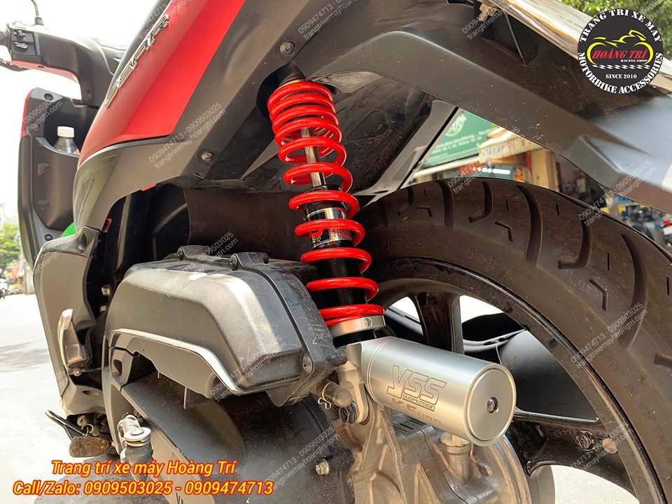 Phuộc YSS K-Euro gắn Yamaha Mio với bình dầu dưới giúp quá trình lắp đặt thuận tiện