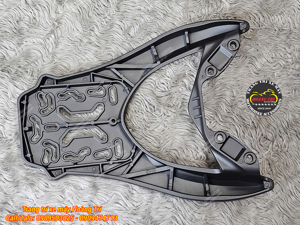 Mặt dưới baga NMAX 155 NCL gia cố chắc chắn, kết cấu dày, đảm bảo độ bền lâu dài