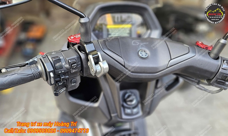 Tổng thể tay lái Nmax sau nâng cấp công tắc Daytona, tăng chủ động khi bật tắt đèn pha