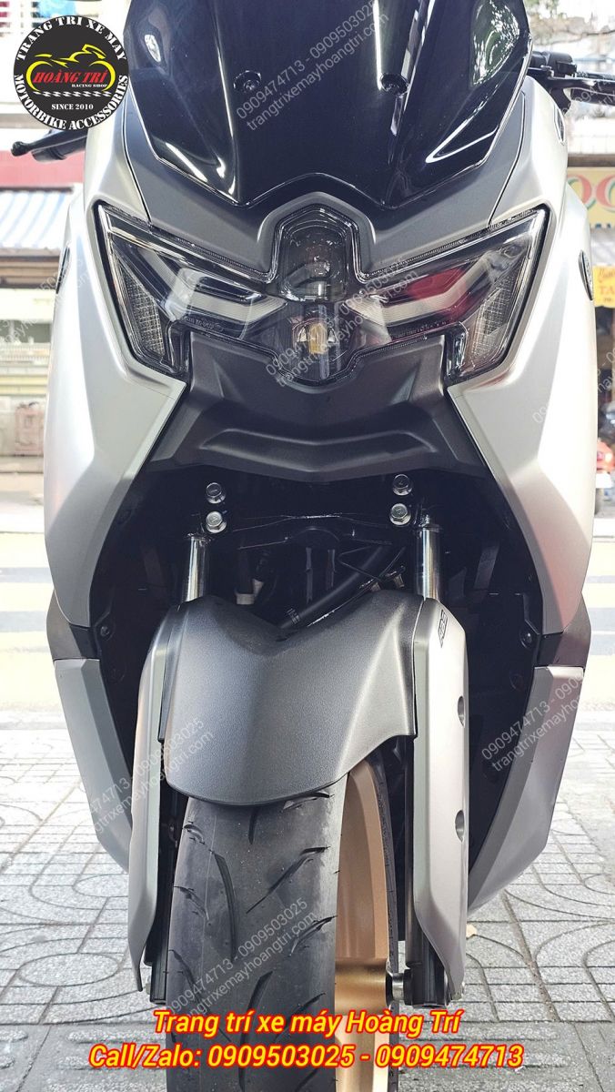Cận cảnh NMAX trước khi nâng cấp đèn trợ sáng mini cho xe