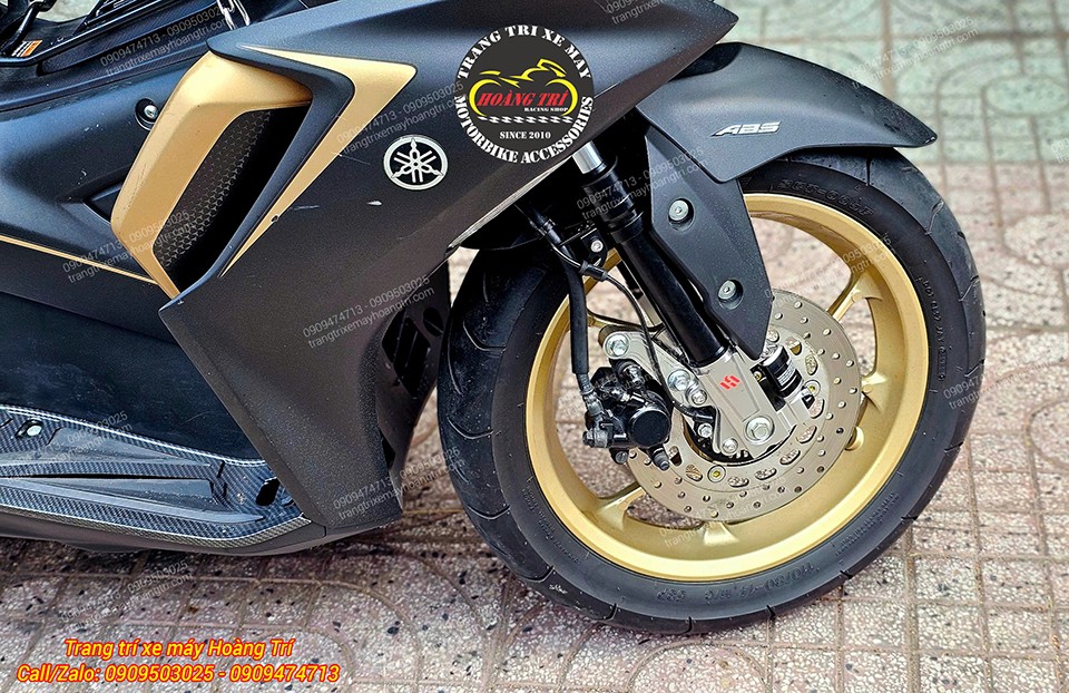 Góc nghiêng dàn chân trước NVX V2 với phuộc Kingham tạo tổng thể cứng cáp, tăng thẩm mỹ xe