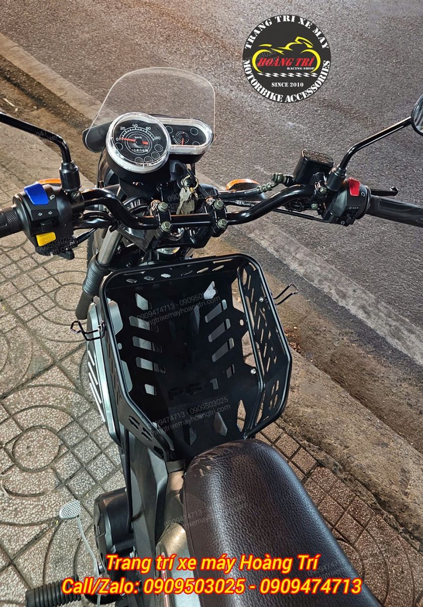 Cận cảnh rổ giữa LBS lắp chắc chắn trên J-Pan One 50cc chứa đồ rộng rãi