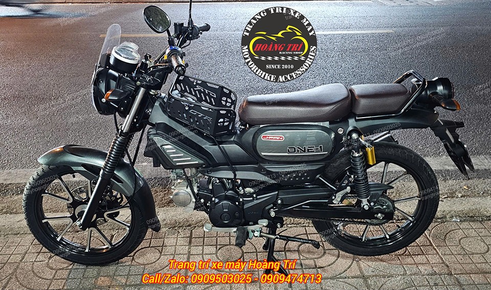 Góc ngang J-Pan One 50cc với rổ giữa LBS phù hợp khi cốp xe nhỏ
