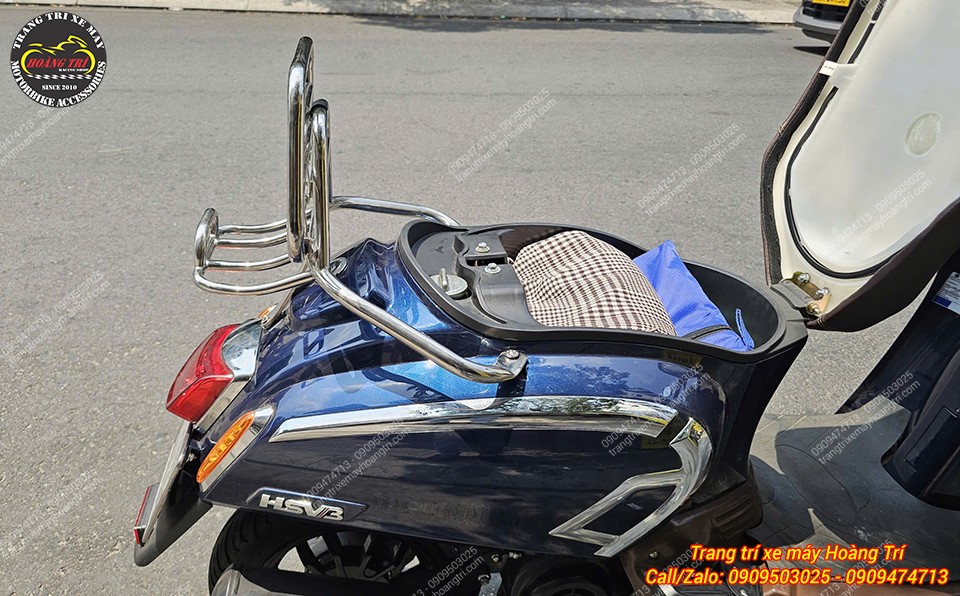 Baga inox sáng bóng, lắp chắc chắn, hỗ trợ chở đồ và giữ dáng xe gọn