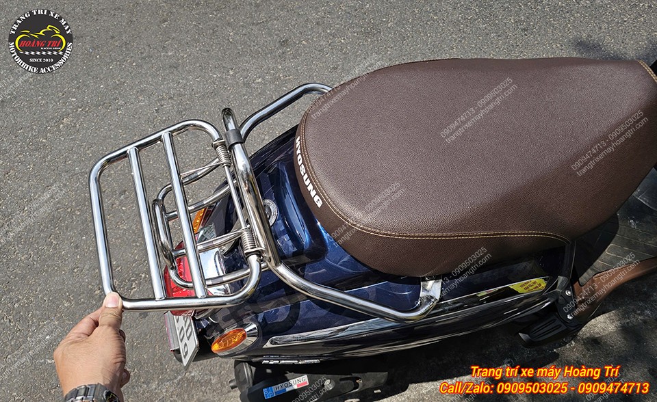 Phần đế gắn thùng có thể bật ra để lắp thêm thùng đồ tiện dụng hơn