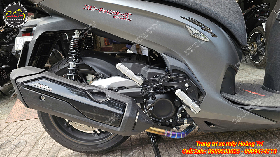 Tổng thể gác chân phụ HTR lắp đúng form SH 350, thiết kế gọn, giữ nguyên dáng xe