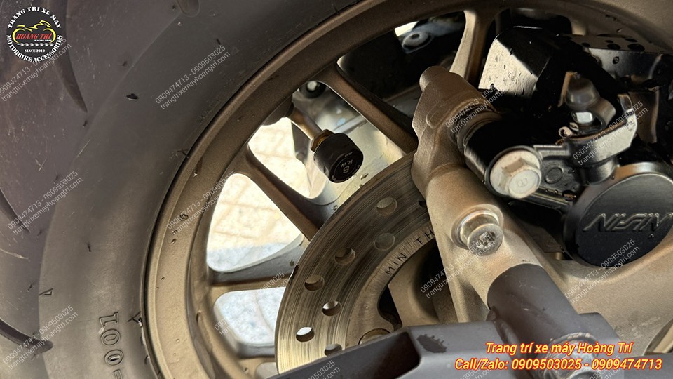 Trang bị cảm biến áp suất lốp sau giúp kiểm soát tốt, đảm bảo an toàn di chuyển