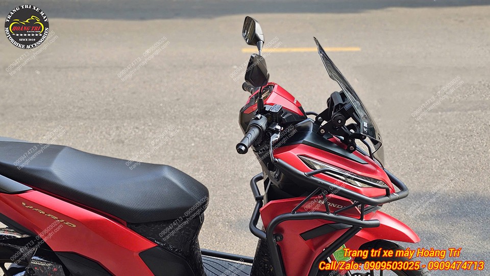 Tổng thể Vario 2025 với kính ADV 750 mang phong cách thể thao và hiện đại