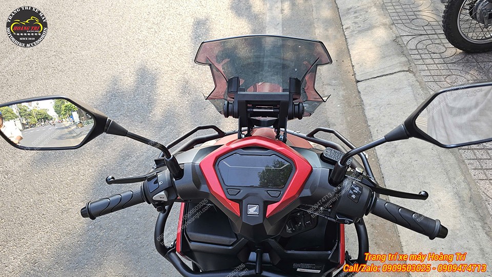 Kính chắn gió ADV 750 gắn Vario 2025 tăng khả năng chắn gió khi chạy nhanh